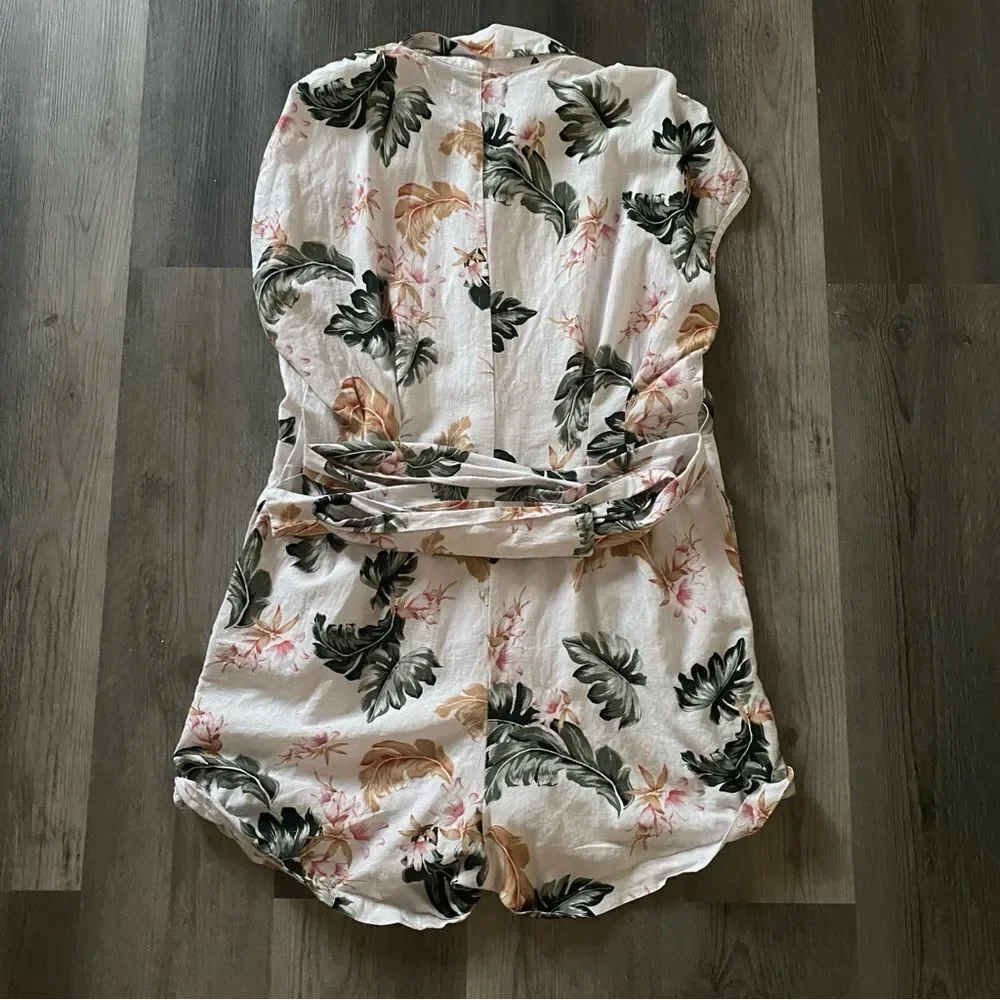 Blank NYC Garden Party Romper Floral Button Front Medium Linen Viscose - Picture 8 of 12